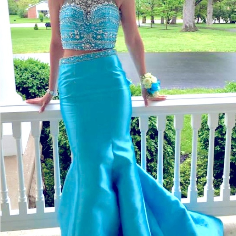 Sherri Hill gown